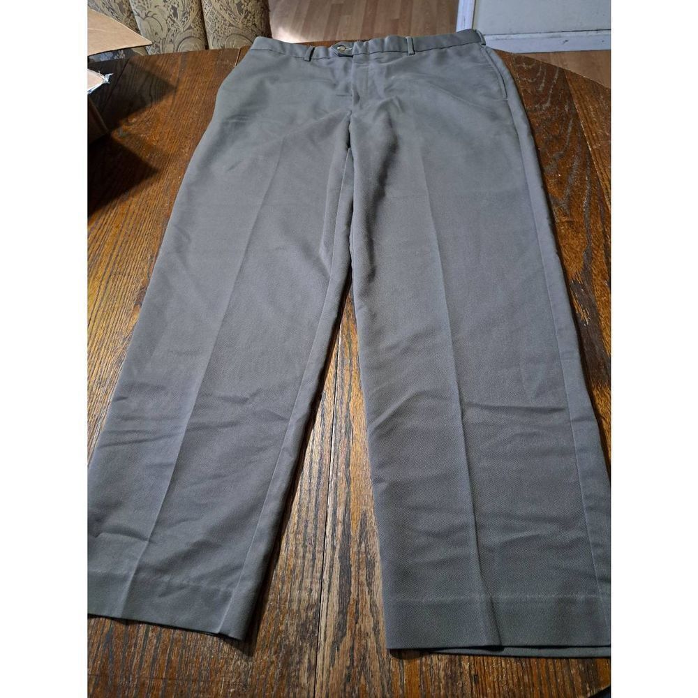 38x32 Van Heusen Grey Brown Flat Front Pleated Leg Casual Dress Pants